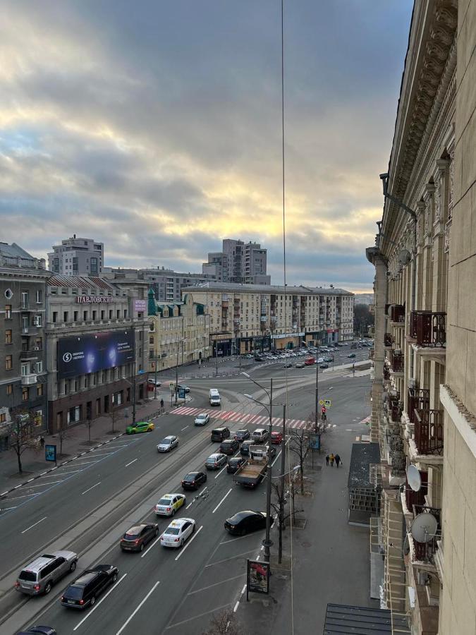Pavlovskaya Square *