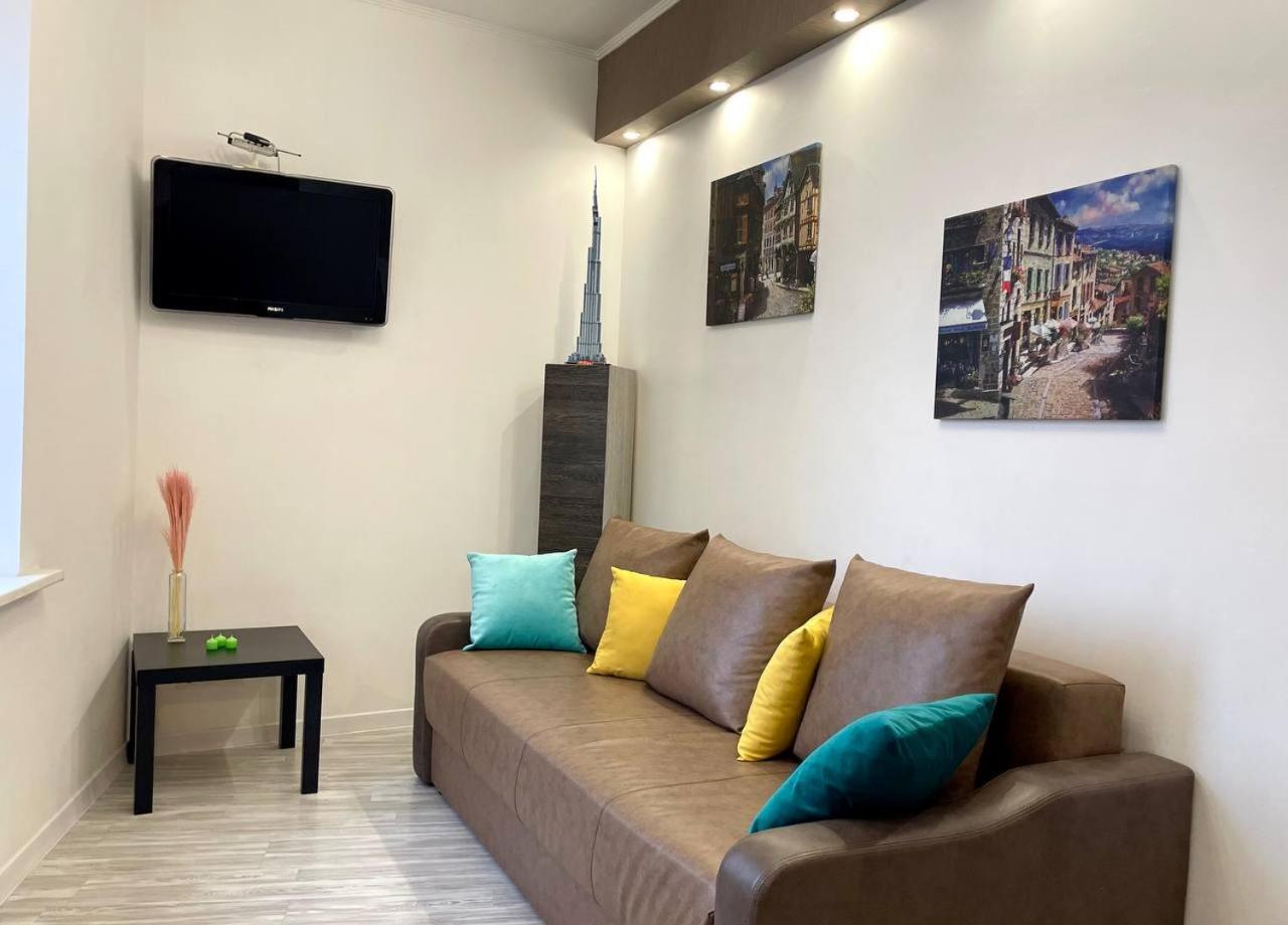 Apartment Pavlovskaya Square *
