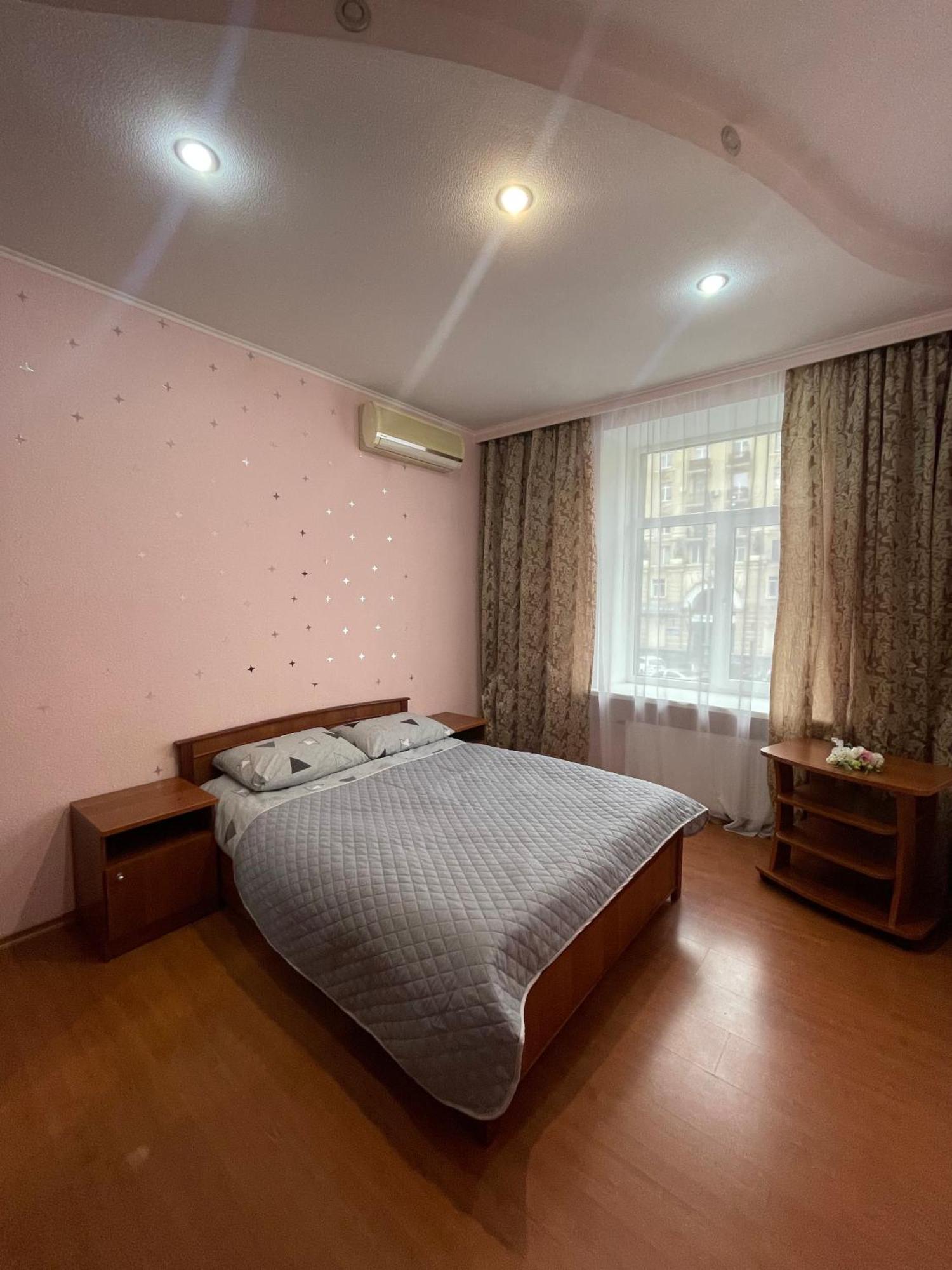 Apartment Pavlovskaya Square